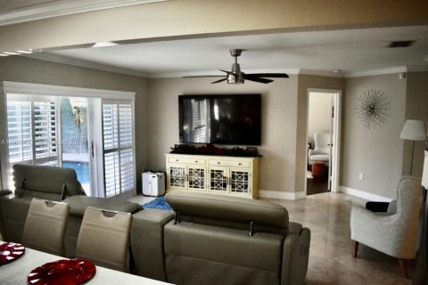Villa ou maison à louer à Sunrise, Floride: 4 chambres, 212.19 m2 № 2053474 - photo 10