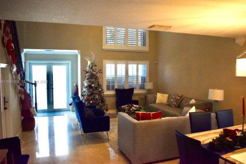 Villa ou maison à louer à Sunrise, Floride: 4 chambres, 212.19 m2 № 2053474 - photo 3