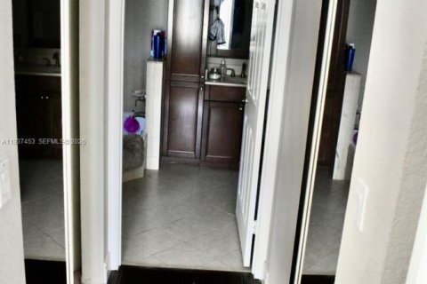 Villa ou maison à louer à Sunrise, Floride: 4 chambres, 212.19 m2 № 2053474 - photo 16