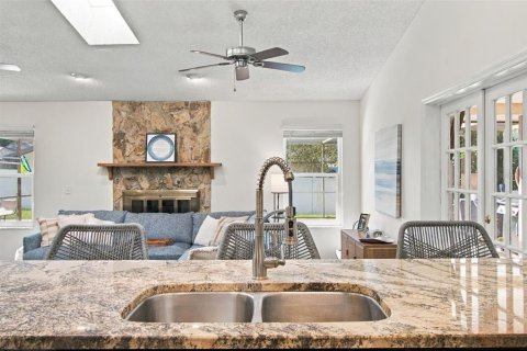 Villa ou maison à vendre à Palm Harbor, Floride: 3 chambres, 195.75 m2 № 2416976 - photo 4