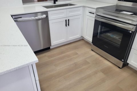 Villa ou maison à vendre à Deerfield Beach, Floride: 3 chambres, 138.42 m2 № 1955776 - photo 10