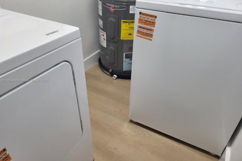 Villa ou maison à vendre à Deerfield Beach, Floride: 3 chambres, 138.42 m2 № 1955776 - photo 2