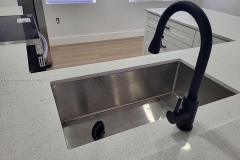 Villa ou maison à vendre à Deerfield Beach, Floride: 3 chambres, 138.42 m2 № 1955776 - photo 9