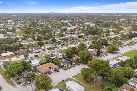 Propiedad comercial en venta en Miami, Florida, 98.1 m2 № 2029688 - foto 8