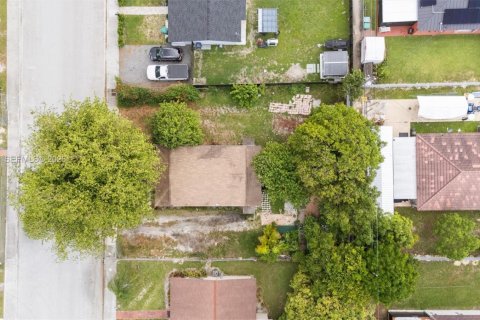 Propiedad comercial en venta en Miami, Florida, 98.1 m2 № 2029688 - foto 4