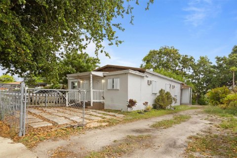 Propiedad comercial en venta en Miami, Florida, 98.1 m2 № 2029688 - foto 5