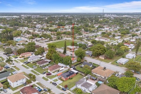 Propiedad comercial en venta en Miami, Florida, 98.1 m2 № 2029688 - foto 10