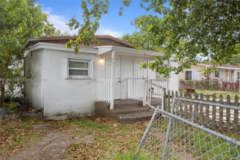 Propiedad comercial en venta en Miami, Florida, 98.1 m2 № 2029688 - foto 6