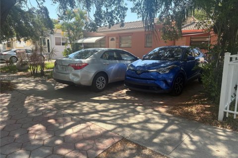 House in Hollywood, Florida 3 bedrooms, 96.62 sq.m. № 1957352 - photo 6