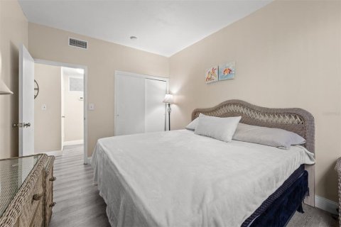 Condominio en venta en Satellite Beach, Florida, 1 dormitorio, 57.04 m2 № 2167318 - foto 11