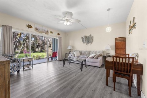 Condominio en venta en Satellite Beach, Florida, 1 dormitorio, 57.04 m2 № 2167318 - foto 3