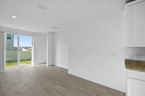 Casa en alquiler en Winter Haven, Florida, 3 dormitorios, 116.59 m2 № 1609019 - foto 7