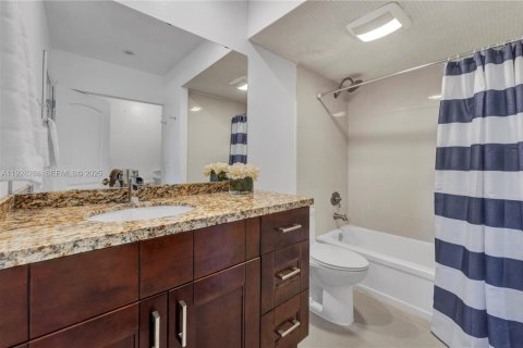 Condo in Hallandale Beach, Florida, 1 bedroom  № 2054300 - photo 19