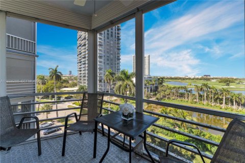 Condo in Hallandale Beach, Florida, 1 bedroom  № 2054300 - photo 28