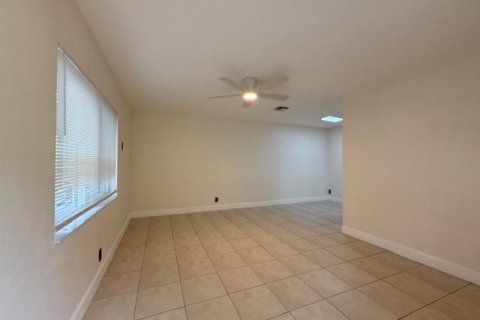 Propiedad comercial en venta en Fort Lauderdale, Florida, 217.58 m2 № 2083436 - foto 9