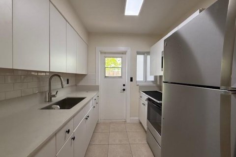 Propiedad comercial en venta en Fort Lauderdale, Florida, 217.58 m2 № 2083436 - foto 10