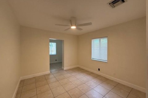 Propiedad comercial en venta en Fort Lauderdale, Florida, 217.58 m2 № 2083436 - foto 16