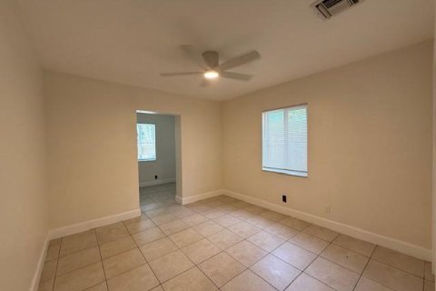 Propiedad comercial en venta en Fort Lauderdale, Florida, 217.58 m2 № 2083436 - foto 15