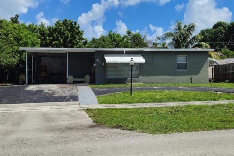 Villa ou maison à Pompano Beach, Floride 4 chambres, 118.08 m2 № 2406204