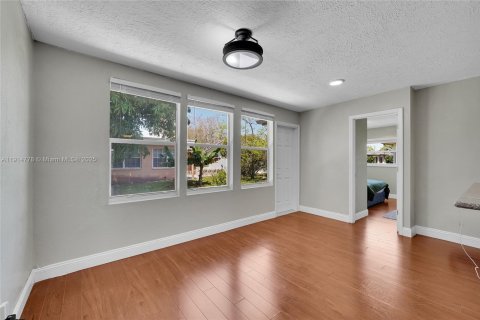 Villa ou maison à vendre à Tamarac, Floride: 3 chambres, 113.53 m2 № 2034587 - photo 12