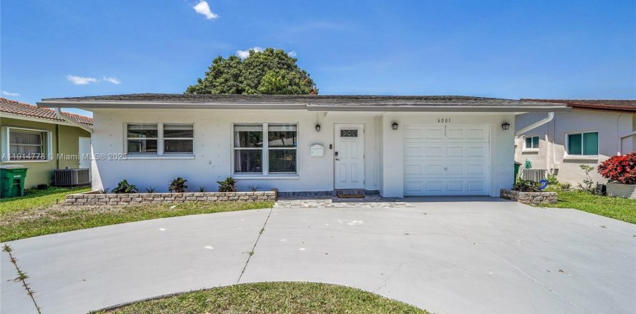 Villa ou maison à Tamarac, Floride 3 chambres, 113.53 m2 № 2034587