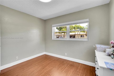 Villa ou maison à vendre à Tamarac, Floride: 3 chambres, 113.53 m2 № 2034587 - photo 21