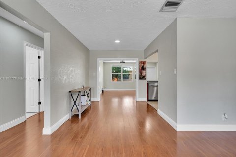 Villa ou maison à vendre à Tamarac, Floride: 3 chambres, 113.53 m2 № 2034587 - photo 6