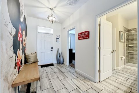 Casa en venta en Davenport, Florida, 8 dormitorios, 363.15 m2 № 2234596 - foto 7
