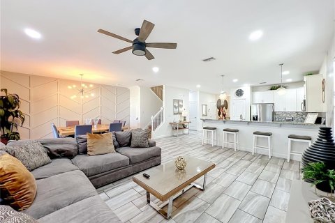 Casa en venta en Davenport, Florida, 8 dormitorios, 363.15 m2 № 2234596 - foto 18