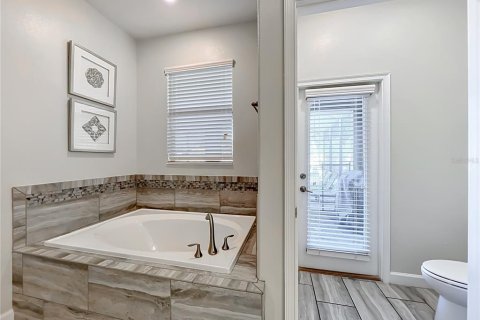 Casa en venta en Davenport, Florida, 8 dormitorios, 363.15 m2 № 2234596 - foto 25
