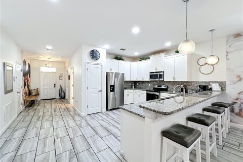Casa en venta en Davenport, Florida, 8 dormitorios, 363.15 m2 № 2234596 - foto 20