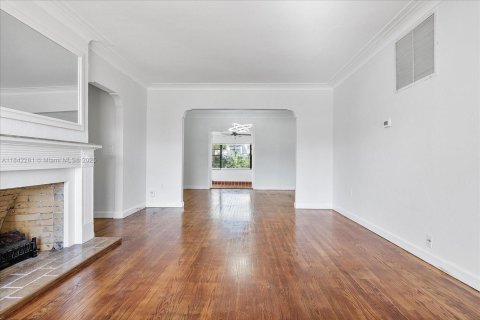 Casa en alquiler en Surfside, Florida, 3 dormitorios, 136.1 m2 № 1957549 - foto 3