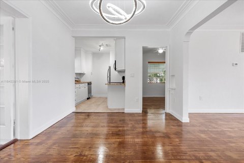 Casa en alquiler en Surfside, Florida, 3 dormitorios, 136.1 m2 № 1957549 - foto 5