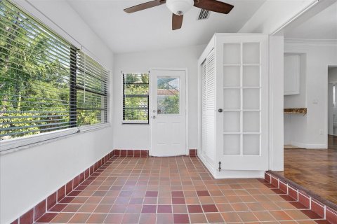 Casa en alquiler en Surfside, Florida, 3 dormitorios, 136.1 m2 № 1957549 - foto 11