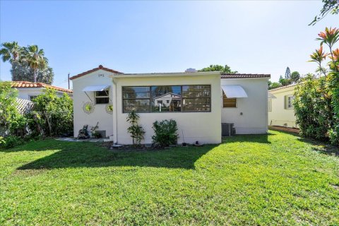 Casa en alquiler en Surfside, Florida, 3 dormitorios, 136.1 m2 № 1957549 - foto 25