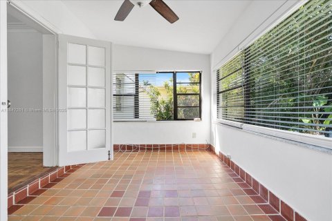 Casa en alquiler en Surfside, Florida, 3 dormitorios, 136.1 m2 № 1957549 - foto 12