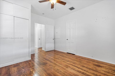 Casa en alquiler en Surfside, Florida, 3 dormitorios, 136.1 m2 № 1957549 - foto 22