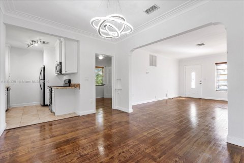 Casa en alquiler en Surfside, Florida, 3 dormitorios, 136.1 m2 № 1957549 - foto 6