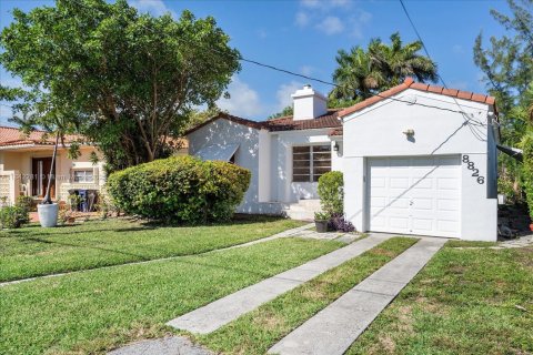 Casa en alquiler en Surfside, Florida, 3 dormitorios, 136.1 m2 № 1957549 - foto 2