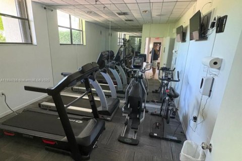 Condominio en alquiler en Miami, Florida, 1 dormitorio, 100.33 m2 № 1947428 - foto 4