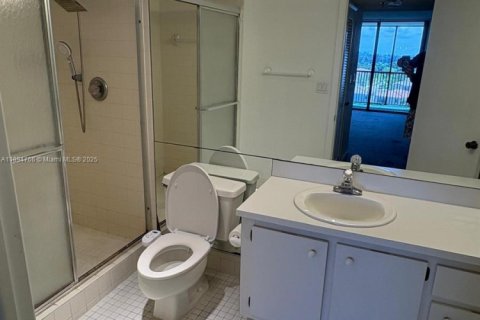 Condominio en alquiler en Miami, Florida, 1 dormitorio, 100.33 m2 № 1947428 - foto 10