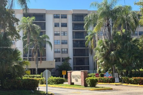 Condominio en alquiler en Miami, Florida, 1 dormitorio, 100.33 m2 № 1947428 - foto 16