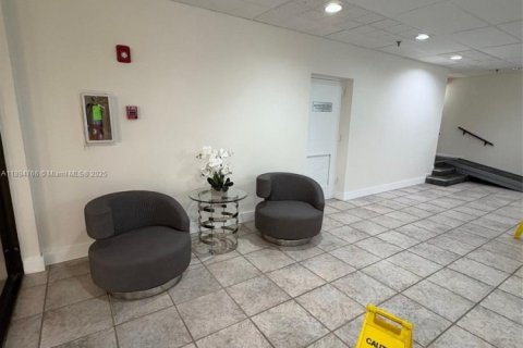 Condominio en alquiler en Miami, Florida, 1 dormitorio, 100.33 m2 № 1947428 - foto 20