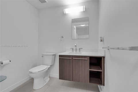 Купить кондоминиум в Дорал, Флорида 3 спальни, 124.4м2, № 1807743 - фото 10