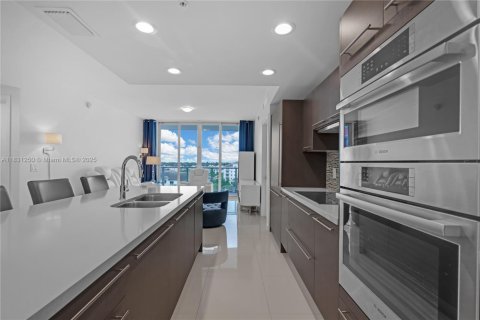 Купить кондоминиум в Дорал, Флорида 3 спальни, 124.4м2, № 1807743 - фото 5