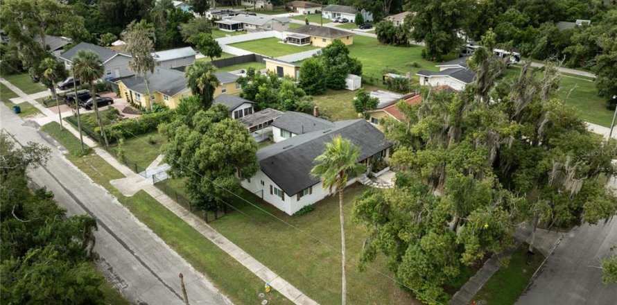 Casa en DeLand, Florida 4 dormitorios, 174.93 m2 № 2389156