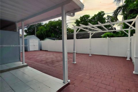Villa ou maison à vendre à Hollywood, Floride: 3 chambres, 95.88 m2 № 1841091 - photo 7