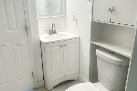 Villa ou maison à vendre à Hollywood, Floride: 3 chambres, 95.88 m2 № 1841091 - photo 13