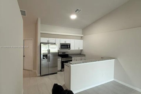 Villa ou maison à louer à Cape Coral, Floride: 3 chambres № 1930402 - photo 5