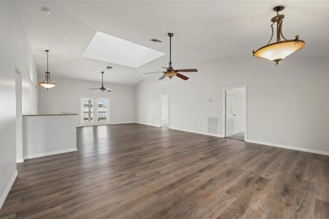 House in Punta Gorda, Florida 3 bedrooms, 223.52 sq.m. № 1780924 - photo 13